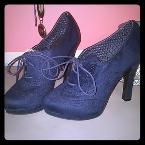 Fioni Blue Suede Heels sz 9 NWT